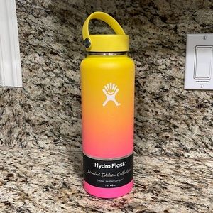 BNWT Hydro Flask Sunset 40oz Insulated Bottle